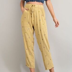 139 NWT Easel Green Straight Leg Embroidered Linen pant